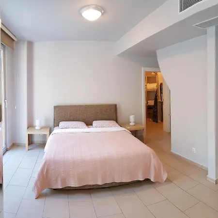 Great Location, Modern & Cozy In Apartmán Göcek